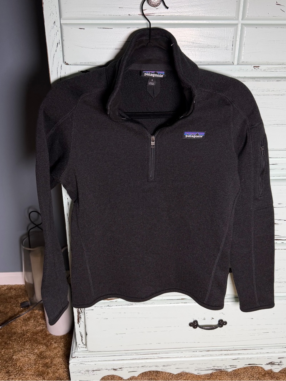 Patagonia Womenโs Black Half-Zip Fleece Sweater. Size small.